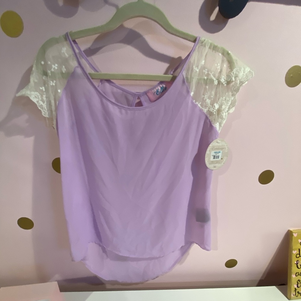 Lavender and lace top NWT